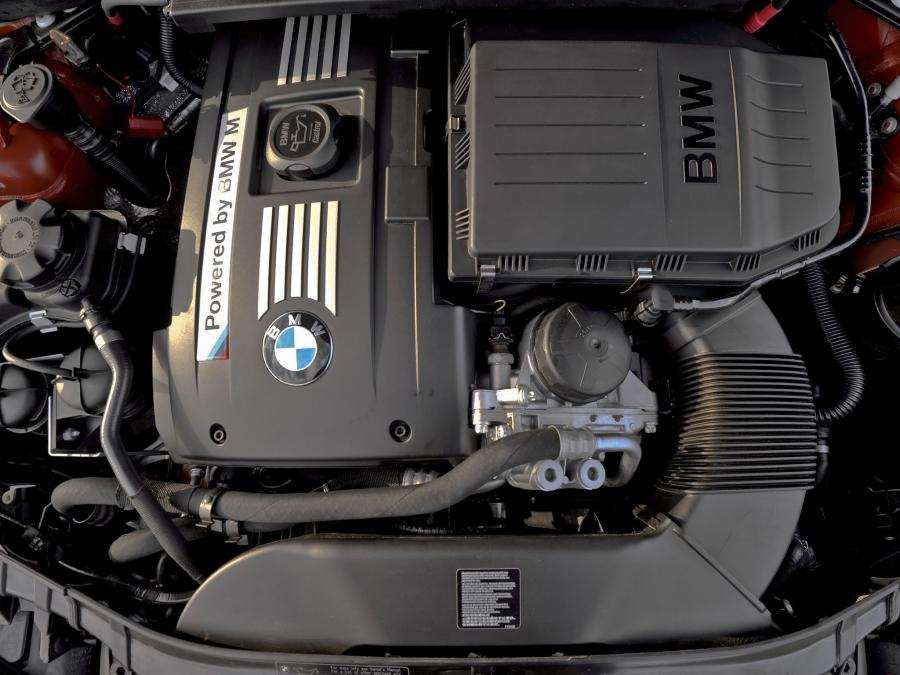  BMW 1-Series M Coupe 2011 года  (US) (фото 10 из 30)